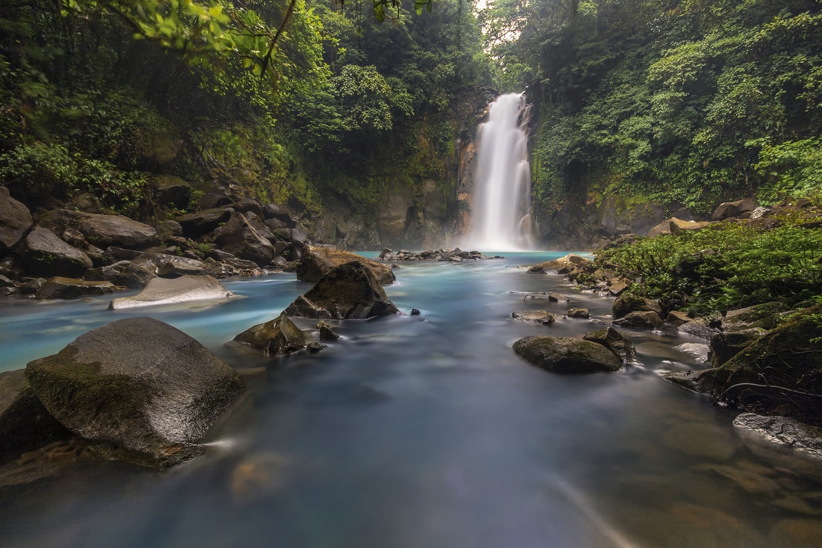 Rio Celeste waterfall